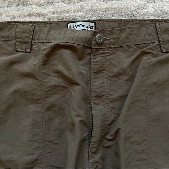Wrangler Cargo Pants 100% Nylon Brown Workwear Men Size 40 30 - Picture 3 of 9